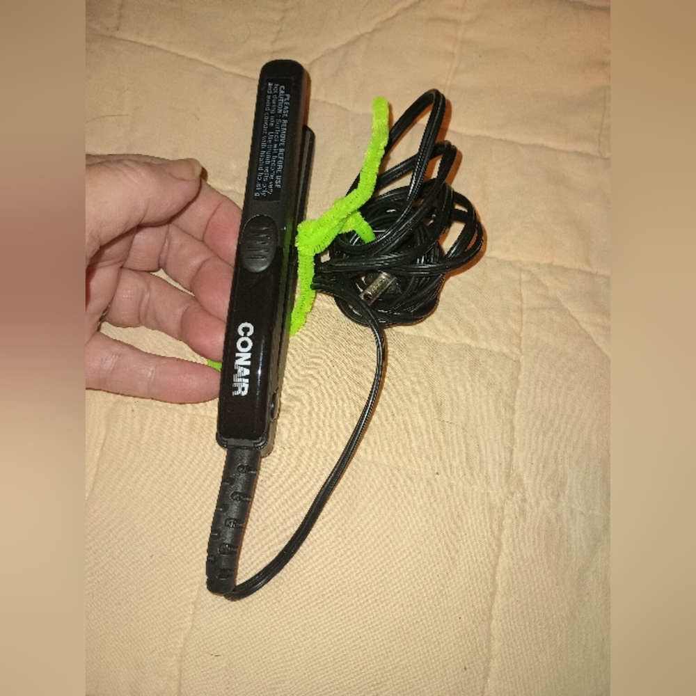 Conair MiniPRO 1/2-inch Ceramic Flat Iron
